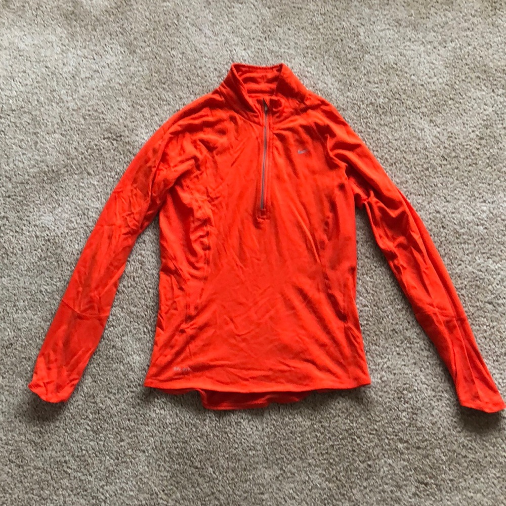 Nike top